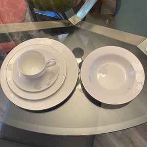 FINE CHINA BY MIKASA